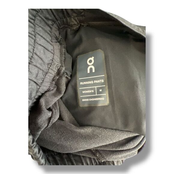 On Cloud Running Pants Size Medium - Picture 7 of 7